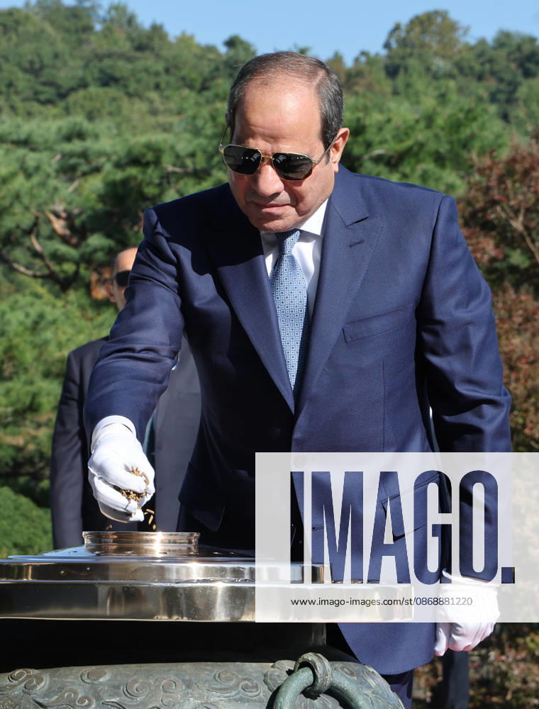 Egyptian president in S. Korea Egyptian president in S. Korea Egyptian President Abdel Fattah El-Sisi burns incense to pay tribute to South Korean patriotic martyrs and war dead at the National Cemetery in Seoul on Oct. 8, 2026, before holding summit talks with South Korean President Lee Jae Myung later in the day. (Yonhap) in Seou 2026-10-08 11:15:10 <Copyright ¨Ï 1980-2026 YONHAPNEWS AGENCY. .> ¼­¿ïÆ¯º°½Ã