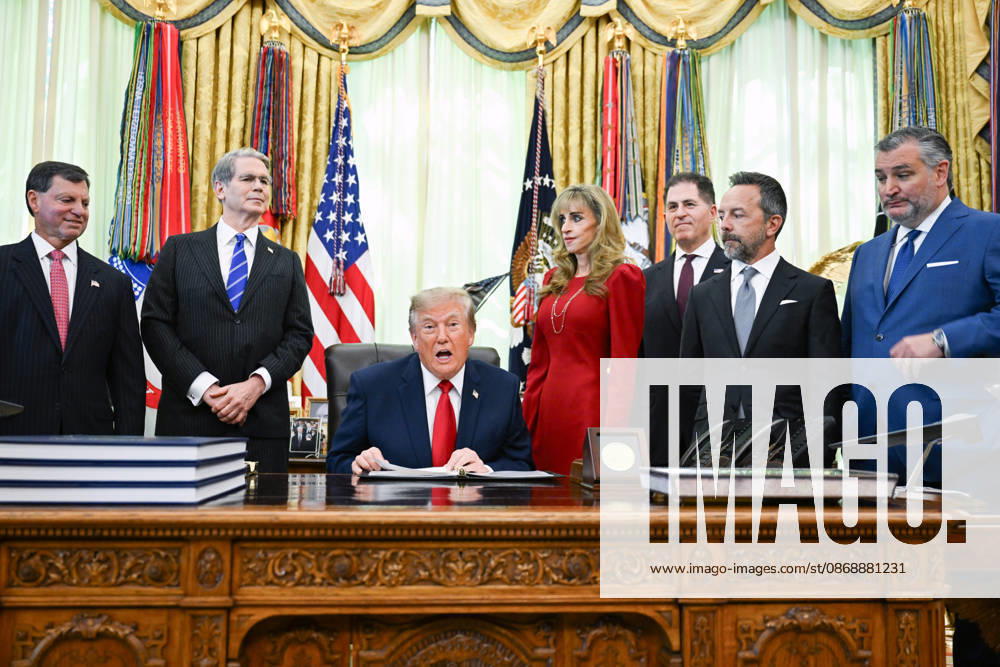 WASHINGTON, DC - OCT. 7: United States President Donald J Trump speaks during an announcement on Trump Accounts in the Oval Office of the White House in Washington, DC, USA, on Wednesday, October 7, 2026. Standing behind the President, from left to right: Frank J Bisignano, Commissioner, Social Security Administration (SSA); US Secretary of the Treasury Scott Bessent; Susan Dell, wife of Dell Technologies CEO Michael Dell; Michael S Dell, founder, chairman, and CEO of Dell Technologies; Brad Gerstner, CEO, Altimeter Capital; and United States Senator Ted Cruz (Republican of Texas).