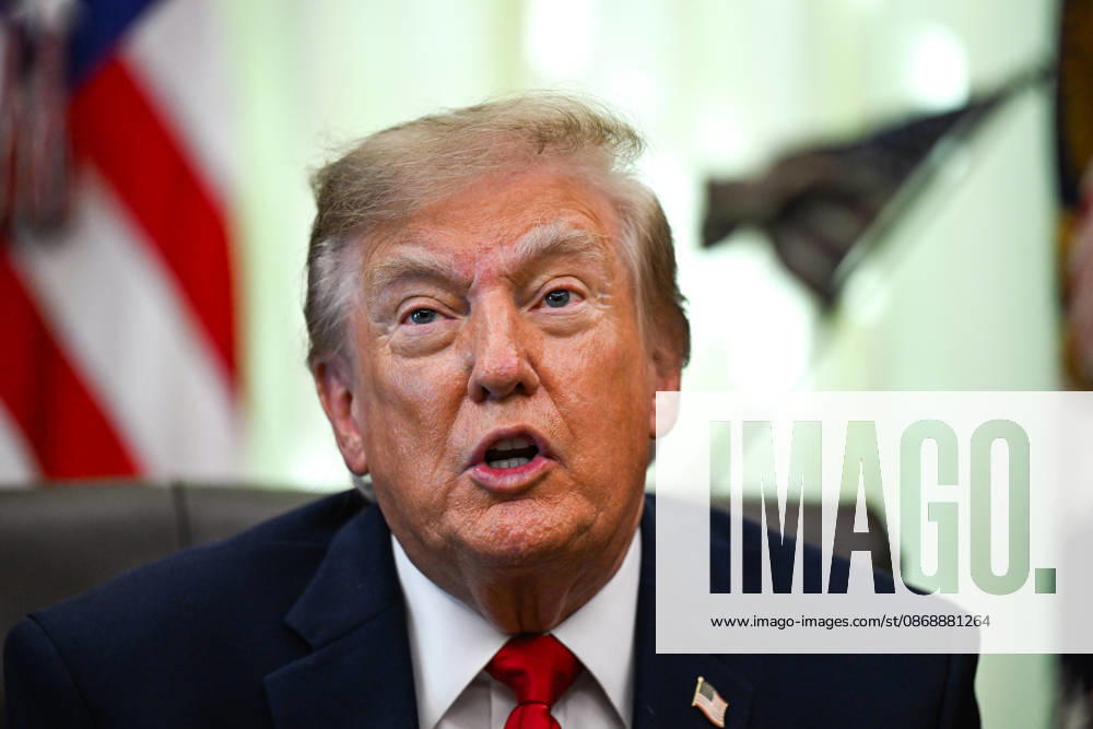 WASHINGTON, DC - OCT. 7: United States President Donald J Trump speaks during an announcement on Trump Accounts in the Oval Office of the White House in Washington, DC, USA, on Wednesday