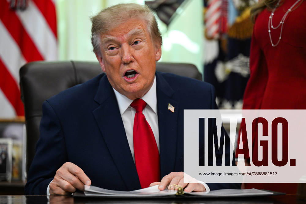 WASHINGTON, DC - OCT. 7: United States President Donald J Trump speaks during an announcement on Trump Accounts in the Oval Office of the White House in Washington, DC, USA, on Wednesday