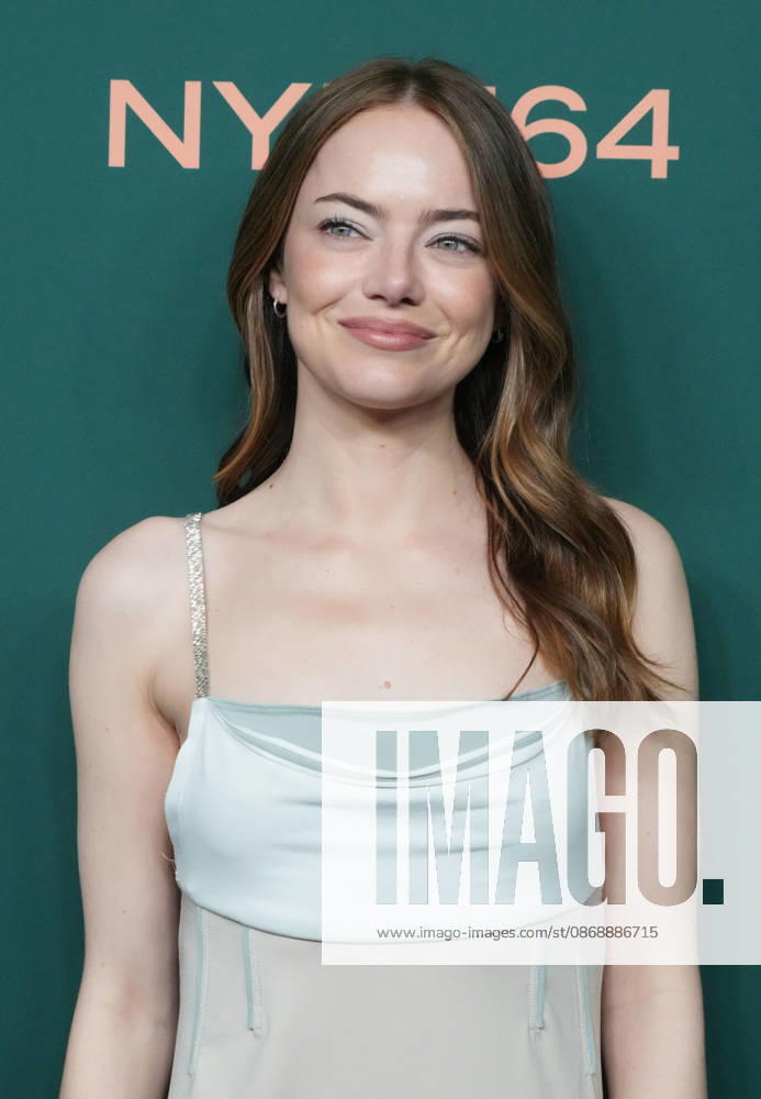 EMMA STONE attends Ã¢â‚¬ËœThe DebutÃ¢â‚¬â ¢ Red Carpet Arrivals at the 64th New York Film Festival,.Alice Tully Hall, Lincoln Center, NYC.October 7, 2026 . The Debut Red Carpet Arrivals At The 64th New York Film Festival,.Alice Tully Hall, Lincoln Center, NYC.October 7, 2026 . New York USA - ZUMAms4_ 20261007_faf_ms4_011