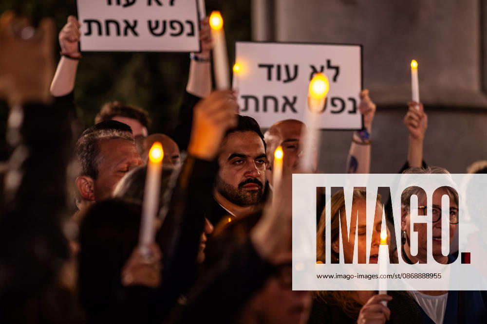 The Union Square candlelight vigil organized by the group Israelis for Peace on October 7th 2026 went on in spite of loud protests by pro-Palestinian activists. Several public officials, including New York City mayor ZOHRAN MAMDANI, joined the group in commemorating the Israeli lives lost on Ocotober 7th 2023 despite the protests. NYC Mayor ZOHRAN MAMDANI stands amongst vigil participants holding up their candles. New York USA - ZUMAh214 20261007_znp_h214_003
