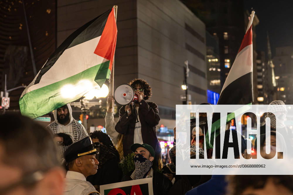 The Union Square candlelight vigil organized by the group Israelis for Peace on October 7th 2026 went on in spite of loud protests by pro-Palestinian activists. Several public officials, including New York City mayor ZOHRAN MAMDANI, joined the group in commemorating the Israeli lives lost on Ocotober 7th 2023 despite the protests. New York USA - ZUMAh214 20261007_znp_h214_004