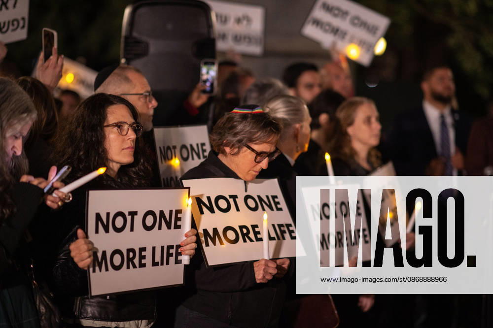 The Union Square candlelight vigil organized by the group Israelis for Peace on October 7th 2026 went on in spite of loud protests by pro-Palestinian activists. Several public officials, including New York City mayor ZOHRAN MAMDANI, joined the group in commemorating the Israeli lives lost on Ocotober 7th 2023 despite the protests. New York USA - ZUMAh214 20261007_znp_h214_006