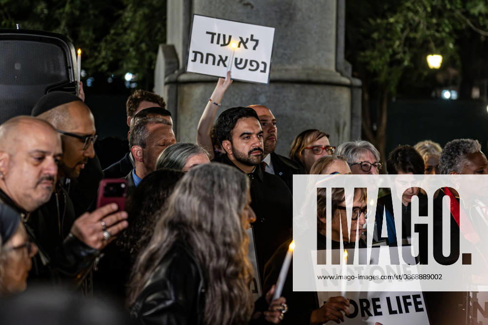 The Union Square candlelight vigil organized by the group Israelis for Peace on October 7th 2026 went on in spite of loud protests by pro-Palestinian activists. Several public officials, including New York City mayor ZOHRAN MAMDANI, joined the group in commemorating the Israeli lives lost on Ocotober 7th 2023 despite the protests. New York USA - ZUMAh214 20261007_znp_h214_015