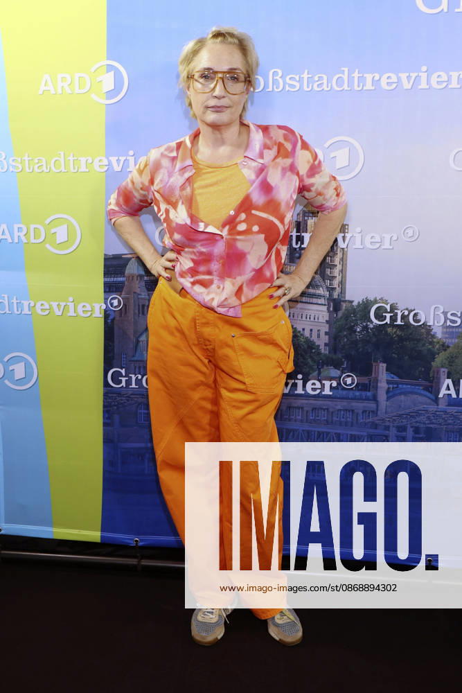 Saskia Fischer at the photo call celebrating the 40th anniversary of the ARD series *Großstadtrevier* at the Astor Film Lounge in Hamburg, October 7, 2026 Foto:xFuturexImagex grossstadtrevier_6014