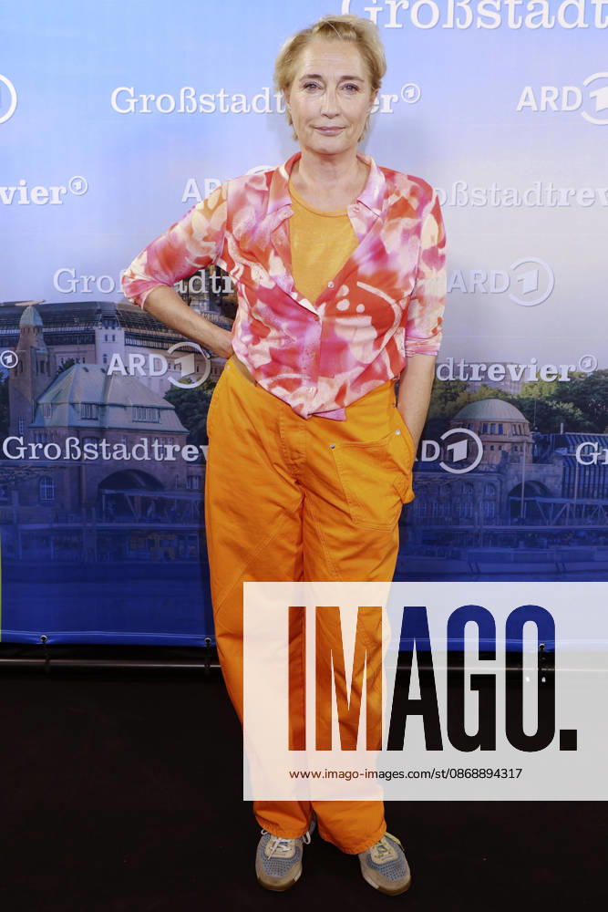 Saskia Fischer at the photo call celebrating the 40th anniversary of the ARD series *Großstadtrevier* at the Astor Film Lounge in Hamburg, October 7, 2026 Foto:xFuturexImagex grossstadtrevier_6016