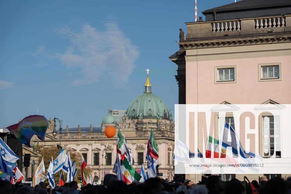 Memorial ceremony at Bebelplatz in Berlin-Mitte, the heart of the German capital. Memorial event marking the 3rd anniversary of the Hamas terrorist attack in Israel on October 7. Never forget, never remain silent, Berlin, Berlin, Germany, Bebelplatz