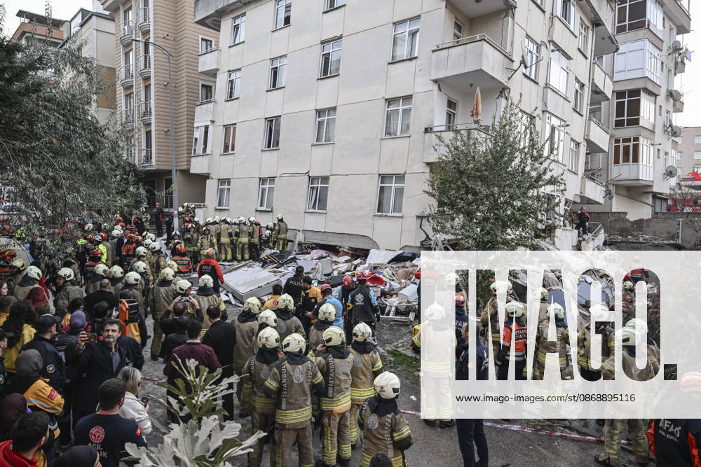 Partial collapse occurs in 7-story building in Istanbul s Maltepe district ISTANBUL, TURKIYE - OCTOBER 8: Search and rescue personnel, including firefighters, AFAD, UMKE, and police teams, operate at the site of a partial building collapse in the Cevizli neighborhood of Maltepe district, Istanbul, Turkiye on October 8, 2026. Trapped residents on the unaffected upper floors were evacuated while emergency teams initiated search and rescue efforts beneath the collapsed lower levels. Murat Sengul Anadolu Istanbul Turkey. Editorial use only. Please get in touch for any other usage.