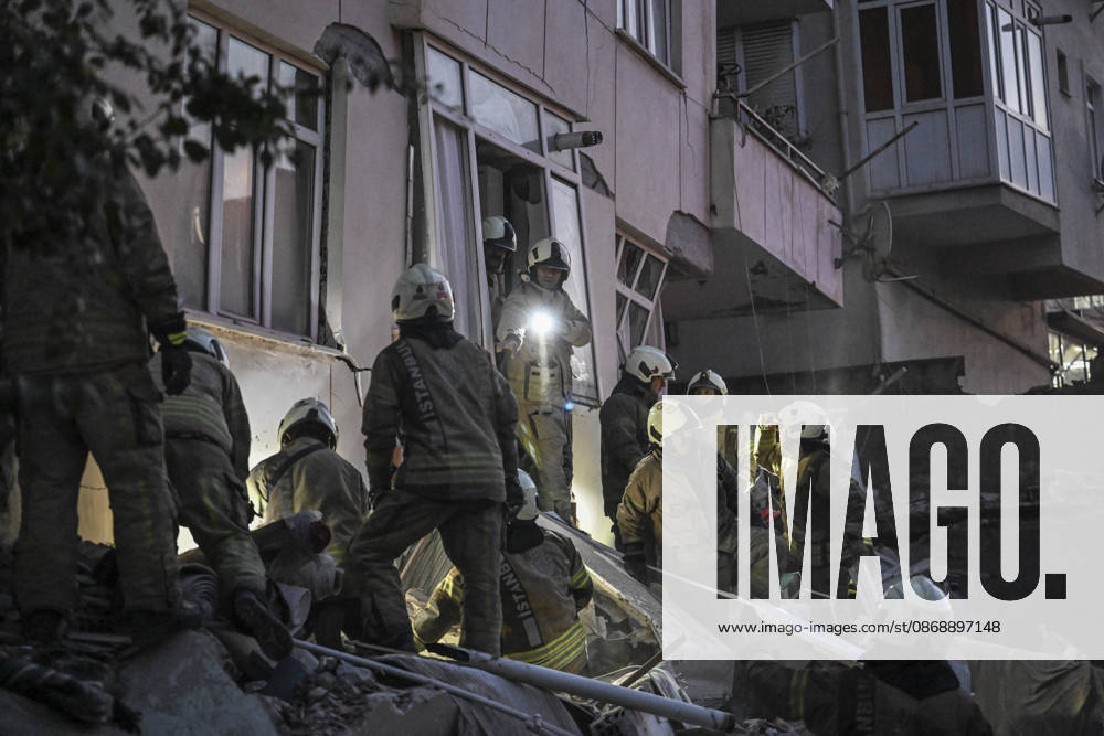 Partial collapse occurs in 7-story building in Istanbul s Maltepe district ISTANBUL, TURKIYE - OCTOBER 8: Search and rescue personnel, including firefighters, AFAD, UMKE, and police teams, operate at the site of a partial building collapse in the Cevizli neighborhood of Maltepe district, Istanbul, Turkiye on October 8, 2026. Trapped residents on the unaffected upper floors were evacuated while emergency teams initiated search and rescue efforts beneath the collapsed lower levels. Murat Sengul Anadolu Istanbul Turkey. Editorial use only. Please get in touch for any other usage.