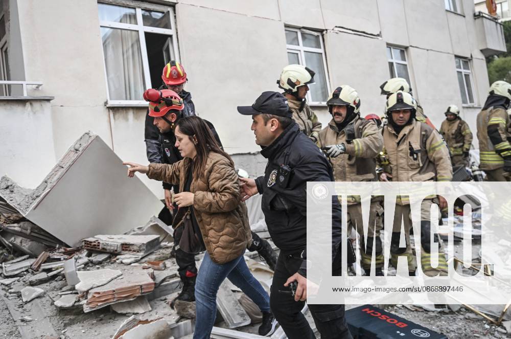 Partial collapse occurs in 7-story building in Istanbul s Maltepe district ISTANBUL, TURKIYE - OCTOBER 8: Search and rescue teams continue efforts to locate and rescue people trapped under the rubble as an injured person is taken to a hospital by ambulance after the lower floors of a seven-story building partially collapse in the Maltepe district of Istanbul, Turkiye, on October 8, 2026. Murat Sengul Anadolu Istanbul Turkey. Editorial use only. Please get in touch for any other usage.