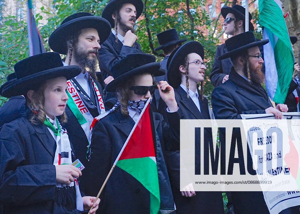 Pro-Palestinians rally outside City Hall NEW YORK, UNITED STATES - OCTOBER 07: Pro-Palestinian Americans rally outside City Hall and march to Union Square in New York, United States, on October 7, 2026, marking the anniversary of the October 7 attacks on Gaza. Selcuk Acar Anadolu New York United States. Editorial use only. Please get in touch for any other usage.