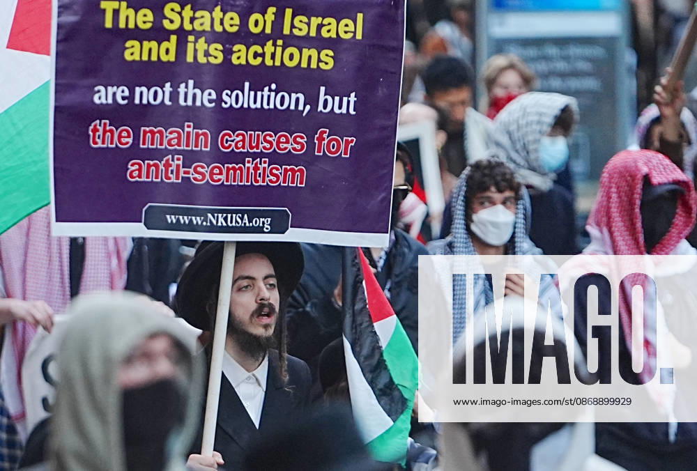 Pro-Palestinians rally outside City Hall NEW YORK, UNITED STATES - OCTOBER 07: Pro-Palestinian Americans rally outside City Hall and march to Union Square in New York, United States, on October 7, 2026, marking the anniversary of the October 7 attacks on Gaza. Selcuk Acar Anadolu New York United States. Editorial use only. Please get in touch for any other usage.