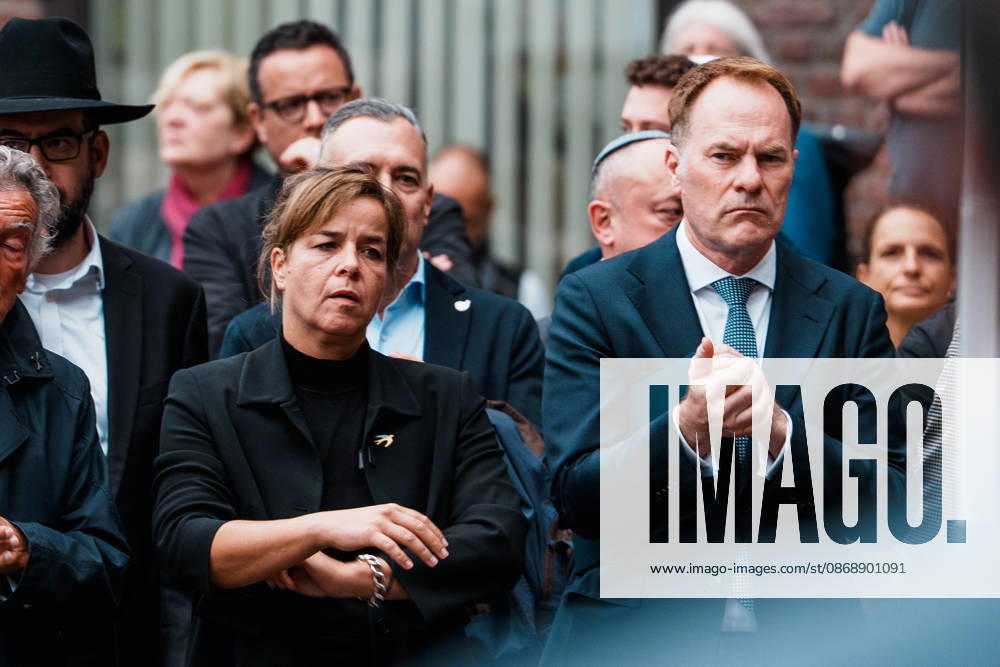 Rally in Düsseldorf marking the anniversary of the Hamas terrorist attack on Israel on October 7, 2023, and against anti-Semitism; Mona Neubaur, Deputy Minister-President of North Rhine-Westphalia, Minister of Economic Affairs, The Greens; Dr. Stephan Keller, Mayor of Düsseldorf, patron, CDU