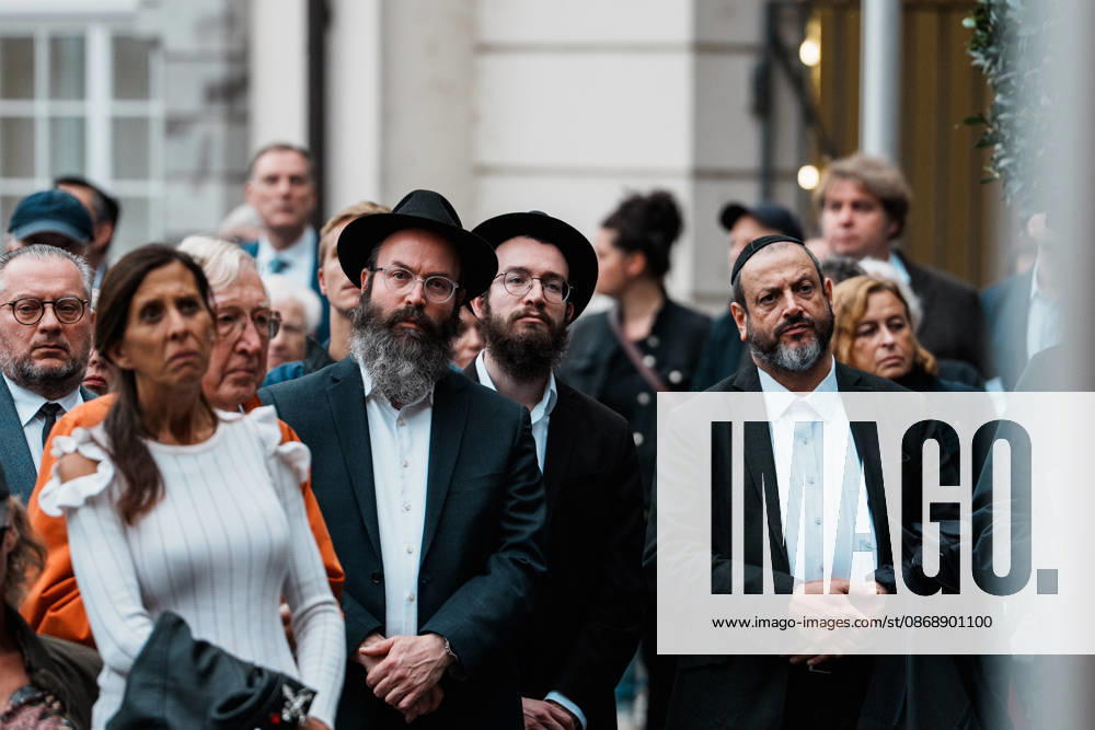 Rally in Düsseldorf marking the anniversary of the Hamas terrorist attack on Israel on October 7, 2023, and protesting anti-Semitism; members of the Düsseldorf Jewish community; rabbis