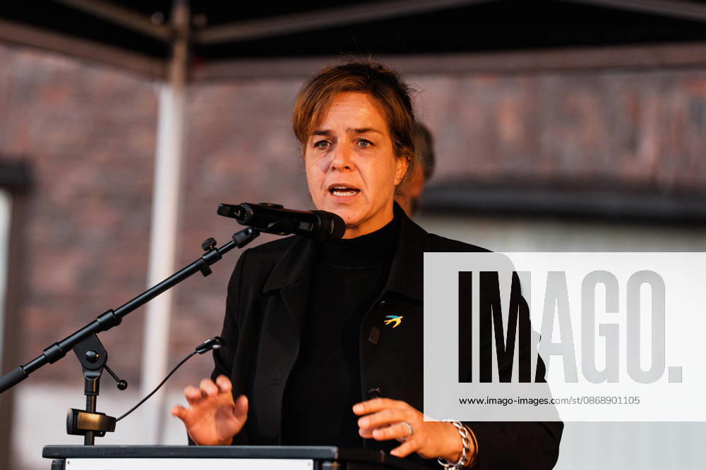 Rally in Düsseldorf marking the anniversary of Hamas’s terrorist attack on Israel on October 7, 2023, and protesting anti-Semitism; speech by Mona Neubaur, Deputy Minister-President of North Rhine-Westphalia, Minister of Economic Affairs, and member of the Green Party