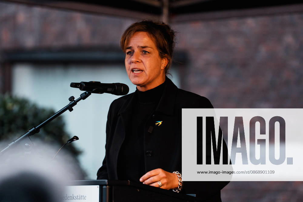 Rally in Düsseldorf marking the anniversary of Hamas’s terrorist attack on Israel on October 7, 2023, and protesting anti-Semitism; speech by Mona Neubaur, Deputy Minister-President of North Rhine-Westphalia, Minister of Economic Affairs, and member of the Green Party