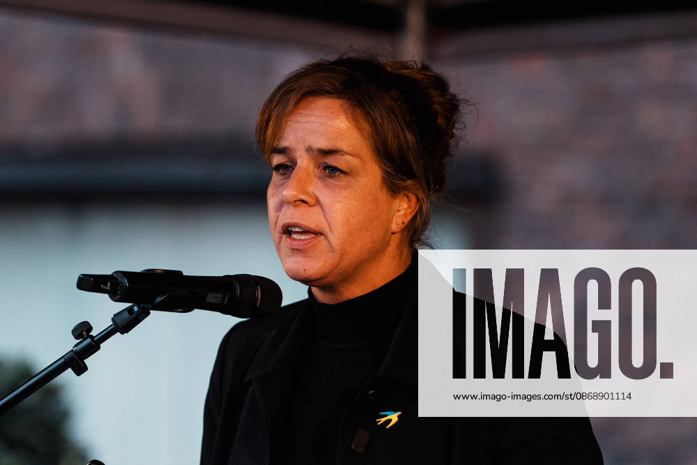 Rally in Düsseldorf marking the anniversary of Hamas’s terrorist attack on Israel on October 7, 2023, and protesting anti-Semitism; speech by Mona Neubaur, Deputy Minister-President of North Rhine-Westphalia, Minister of Economic Affairs, and member of the Green Party