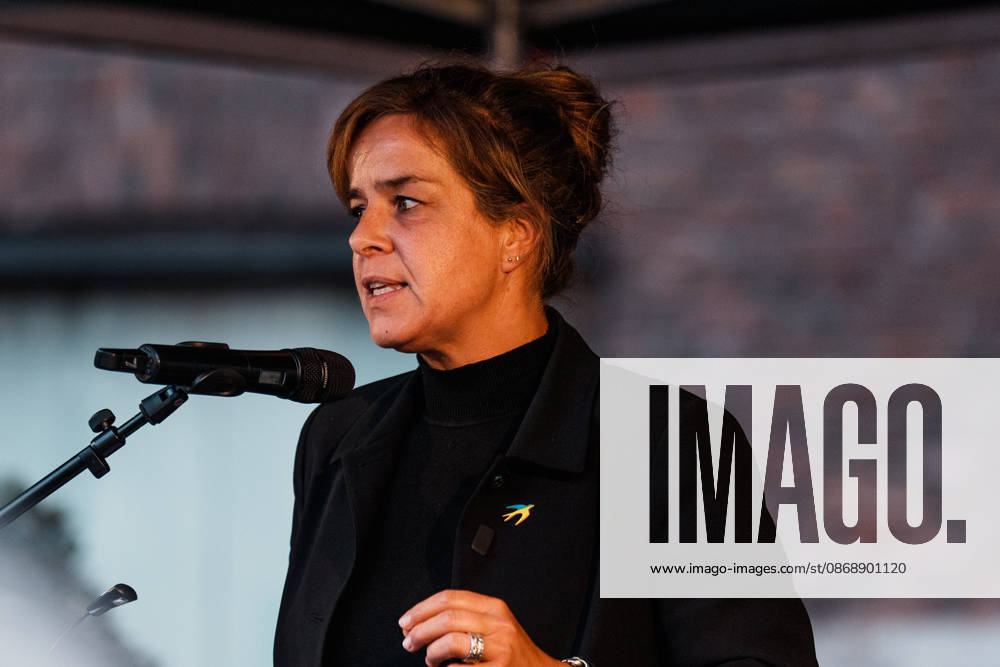 Rally in Düsseldorf marking the anniversary of Hamas’s terrorist attack on Israel on October 7, 2023, and protesting anti-Semitism; speech by Mona Neubaur, Deputy Minister-President of North Rhine-Westphalia, Minister of Economic Affairs, and member of the Green Party