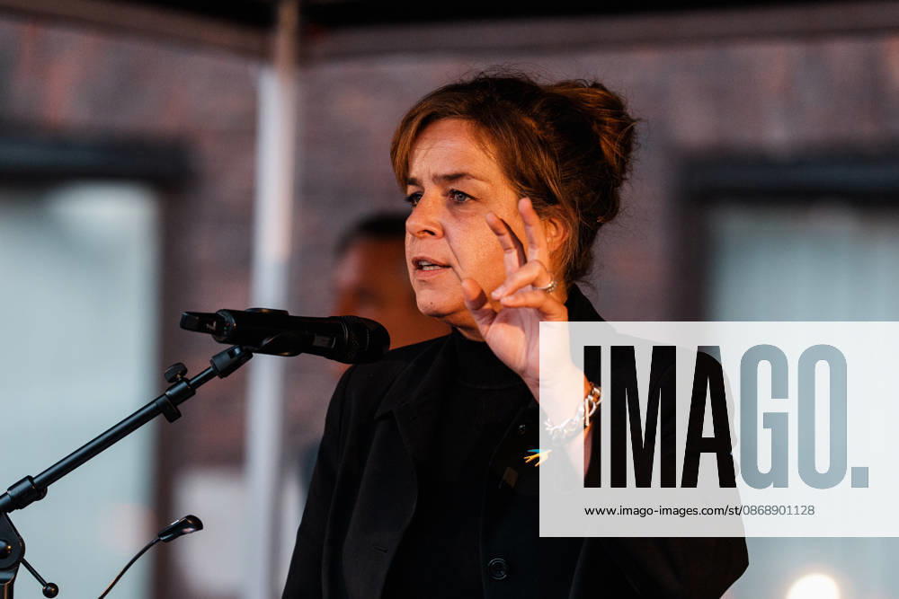 Rally in Düsseldorf marking the anniversary of Hamas’s terrorist attack on Israel on October 7, 2023, and protesting anti-Semitism; speech by Mona Neubaur, Deputy Minister-President of North Rhine-Westphalia, Minister of Economic Affairs, and member of the Green Party