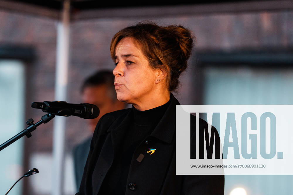 Rally in Düsseldorf marking the anniversary of Hamas’s terrorist attack on Israel on October 7, 2023, and protesting anti-Semitism; speech by Mona Neubaur, Deputy Minister-President of North Rhine-Westphalia, Minister of Economic Affairs, and member of the Green Party