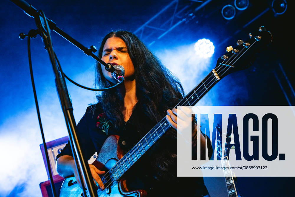 The Magic Numbers live in Malmoe, Sweden Malmo, Sweden. 07th, October 2026. The English alternative rock band The Magic Numbers performs a live concert at Plan B in Malmo. Here bass player and singer Michele Stodart is seen live on stage. Sweden, Malmö, Plan B