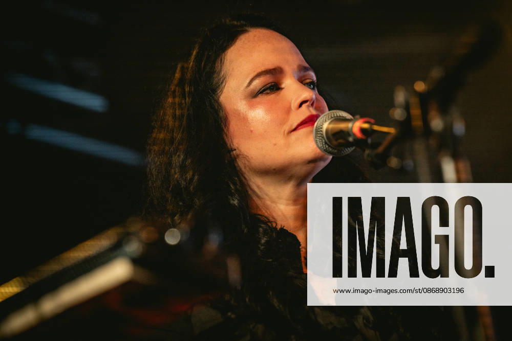 The Magic Numbers live in Malmoe, Sweden Malmo, Sweden. 07th, October 2026. The English alternative rock band The Magic Numbers performs a live concert at Plan B in Malmo. Here musician Angela Gannon is seen live on stage. Sweden, Malmö, Plan B