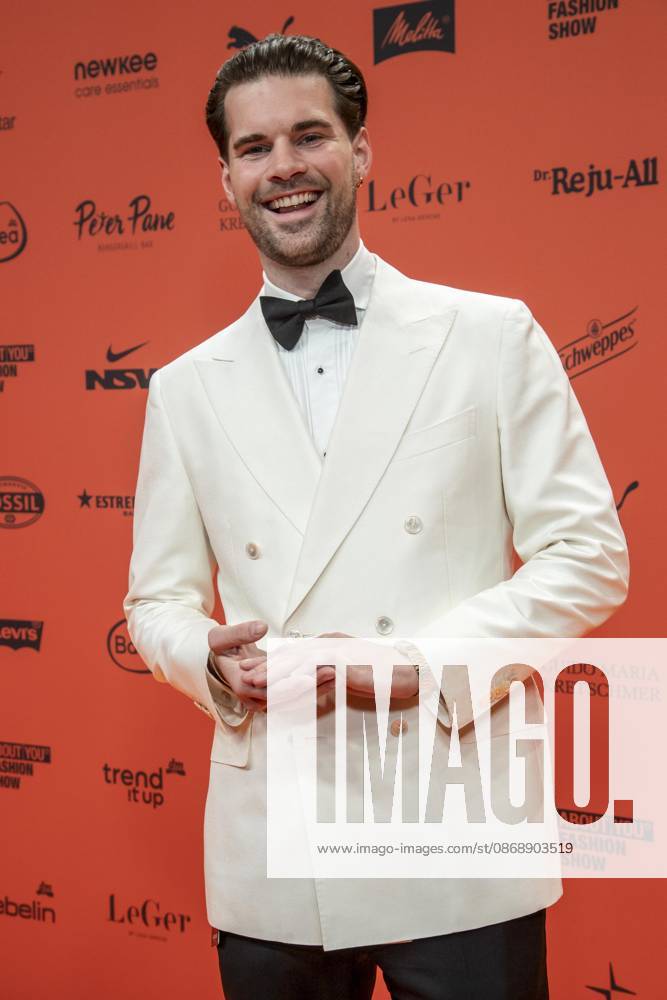 ABB ABOUTYOU Paul Bunne as a guest on the Orange Carpet at the ABOUT YOU Opera Fashion Show at the Admiralspalast on October 7, 2026, in Berlin, Germany