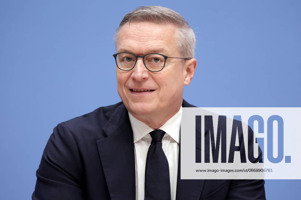 Dr. Karsten Wildberger, Federal Minister for Digitalization and State Modernization (BMDS), Press Conference on the Annual Report of the National Regulatory Review Board on Reducing Bureaucracy, Berlin