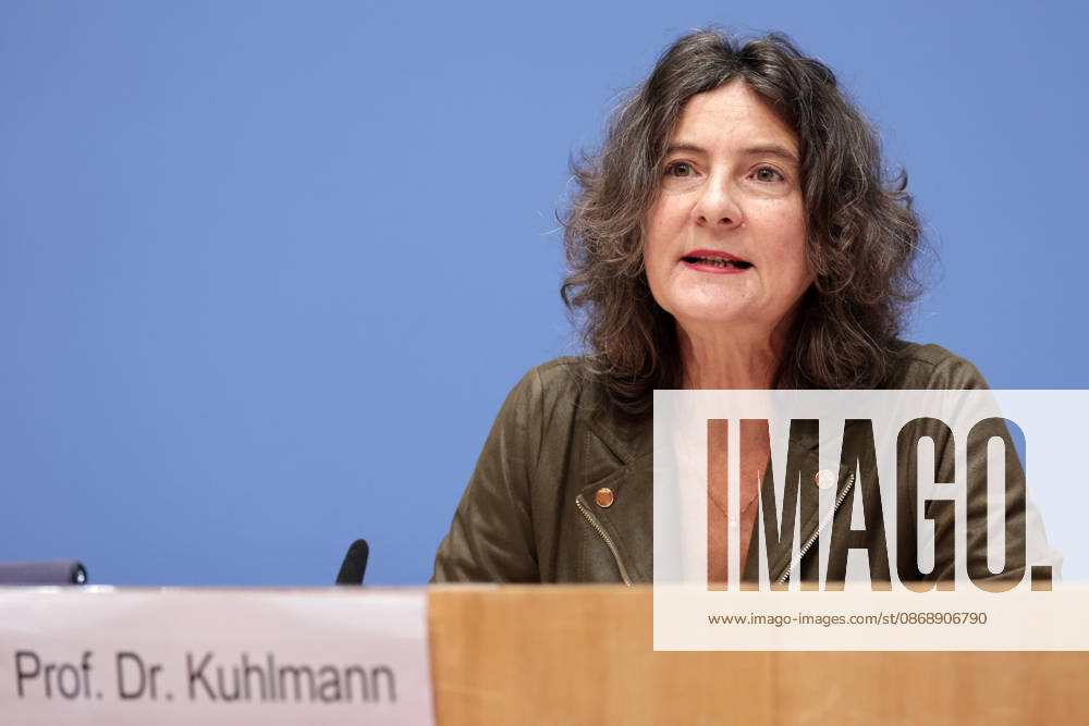 Prof. Dr. Sabine Kuhlmann, Vice Chair of the NKR, press conference on the National Regulatory Review Board’s annual report on reducing bureaucracy, Berlin