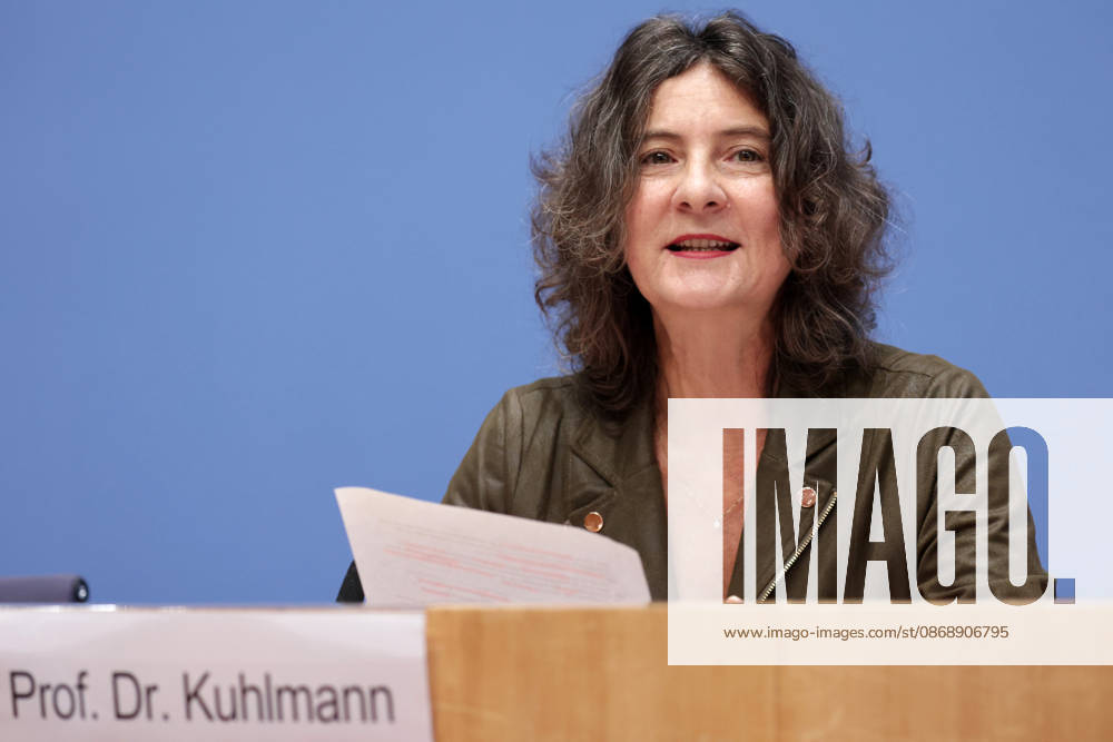 Prof. Dr. Sabine Kuhlmann, Vice Chair of the NKR, press conference on the National Regulatory Review Board’s annual report on reducing bureaucracy, Berlin