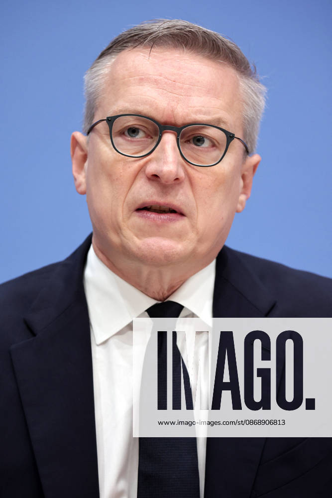 Dr. Karsten Wildberger, Federal Minister for Digitalization and State Modernization (BMDS), Press Conference on the Annual Report of the National Regulatory Review Board on Reducing Bureaucracy, Berlin