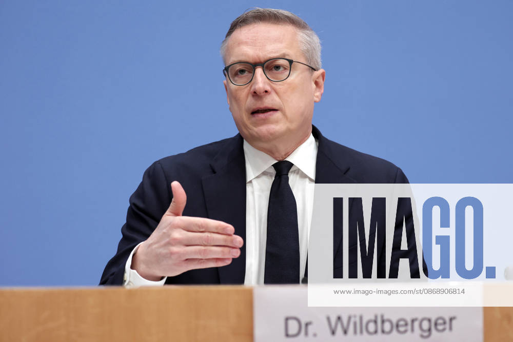 Dr. Karsten Wildberger, Federal Minister for Digitalization and State Modernization (BMDS), Press Conference on the Annual Report of the National Regulatory Review Board on Reducing Bureaucracy, Berlin