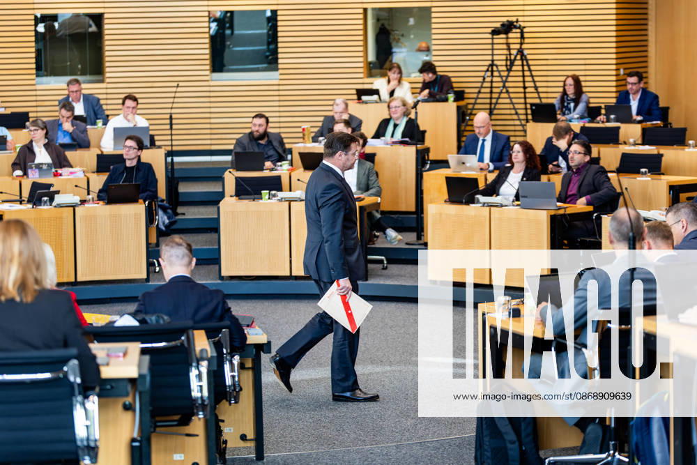 GER, Politics News, 8th Legislative Session, 57th Plenary Session in the Plenary Hall of the Thuringian State Parliament, Stefan Schard (CDU), 99096 Erfurt, Thuringian State Parliament, Thuringia, Germany