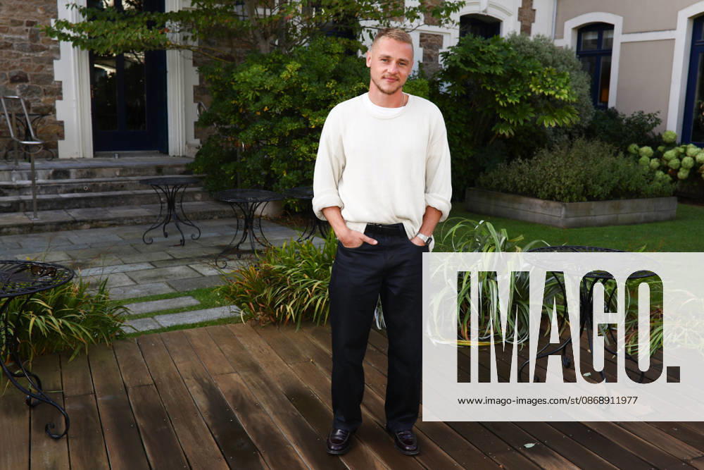 English actor BEN HARDY during Jury photocall of the 37th Dinard British and Irish Film Festival in Dinard, France. Dinard France - ZUMAc179 20261008_zep_c179_012
