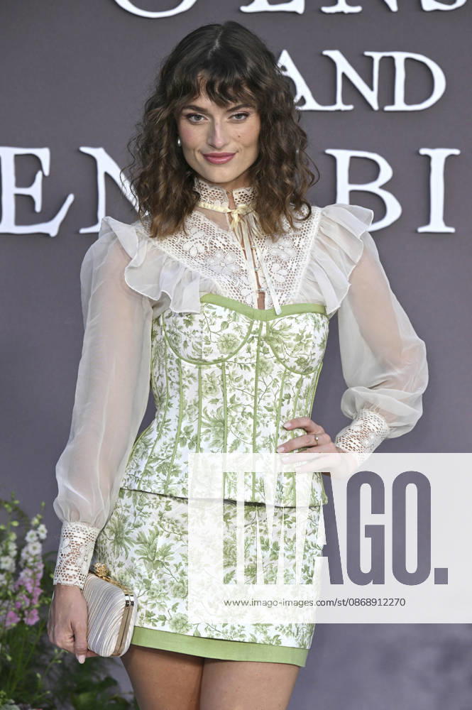 Lacey Claire Rogers at the premiere of the movie *Sense and Sensibility* at the United Theater in Los Angeles, October 7, 2026 Foto:xD.xStarbuckx xFuturexImagex sensuality_6011