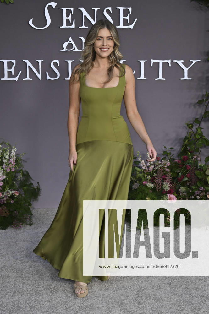 Jordan Claire Robbins at the premiere of the movie *Sense and Sensibility* at the United Theater in Los Angeles, October 7, 2026 Foto:xD.xStarbuckx xFuturexImagex sensuality_6028