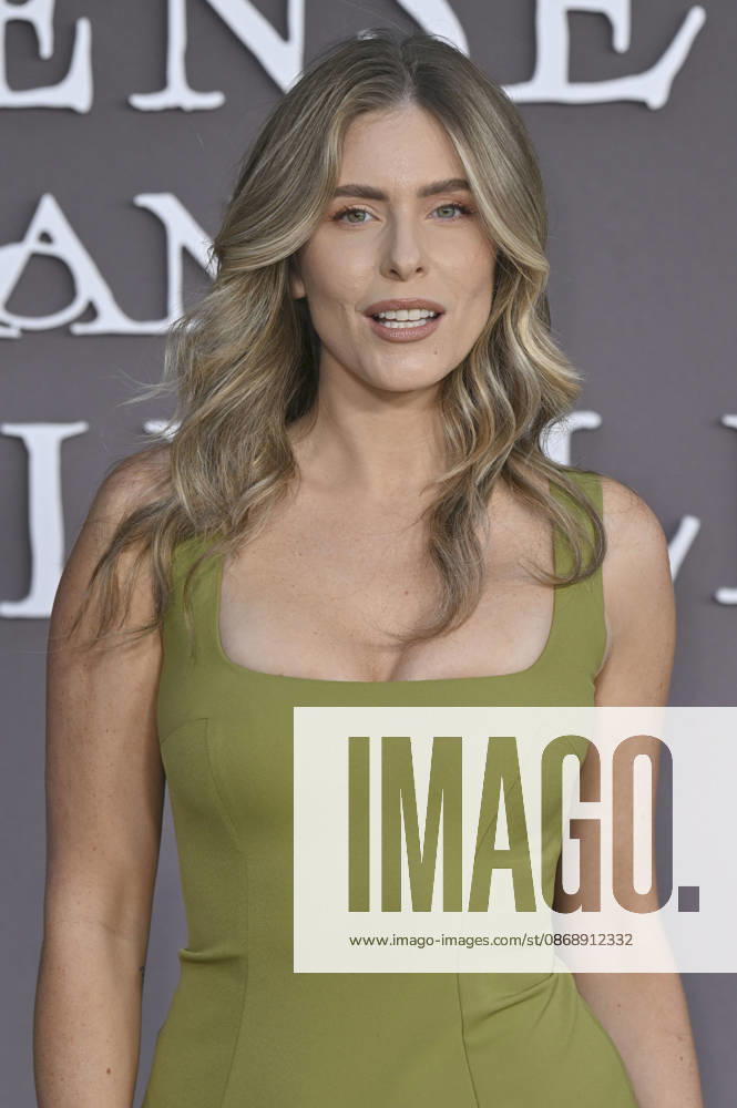 Jordan Claire Robbins at the premiere of the movie *Sense and Sensibility* at the United Theater in Los Angeles, October 7, 2026 Foto:xD.xStarbuckx xFuturexImagex sensuality_6030