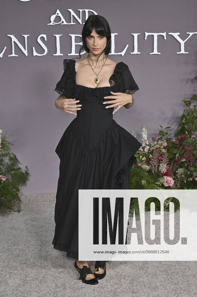 Renee Herbert at the premiere of the movie *Sense and Sensibility* at the United Theater in Los Angeles, October 7, 2026 Foto:xD.xStarbuckx xFuturexImagex sensuality_6058