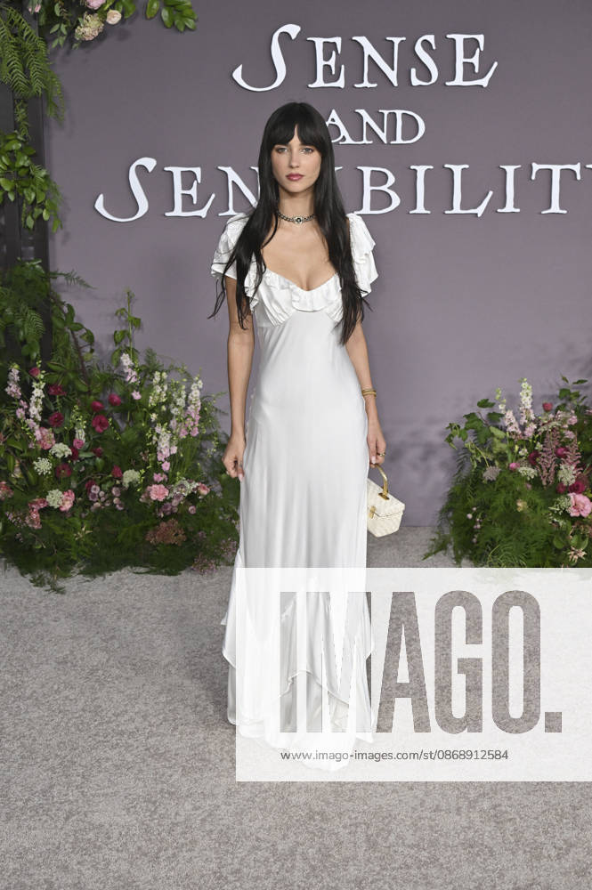 Elisha Herbert at the premiere of the movie *Sense and Sensibility* at the United Theater in Los Angeles, October 7, 2026 Foto:xD.xStarbuckx xFuturexImagex sensuality_6062