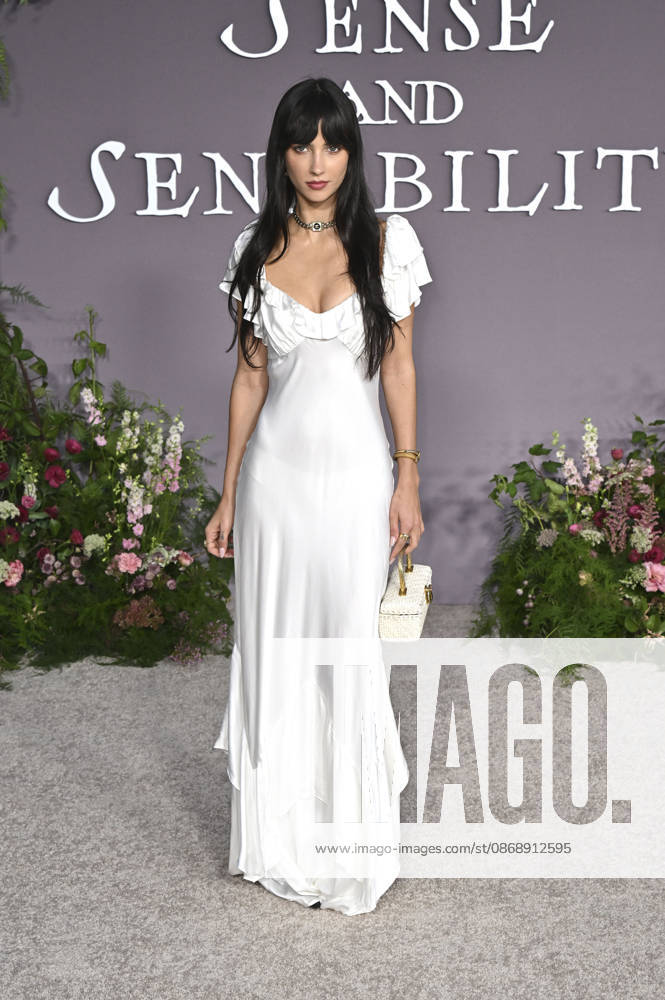 Elisha Herbert at the premiere of the movie *Sense and Sensibility* at the United Theater in Los Angeles, October 7, 2026 Foto:xD.xStarbuckx xFuturexImagex sensuality_6063