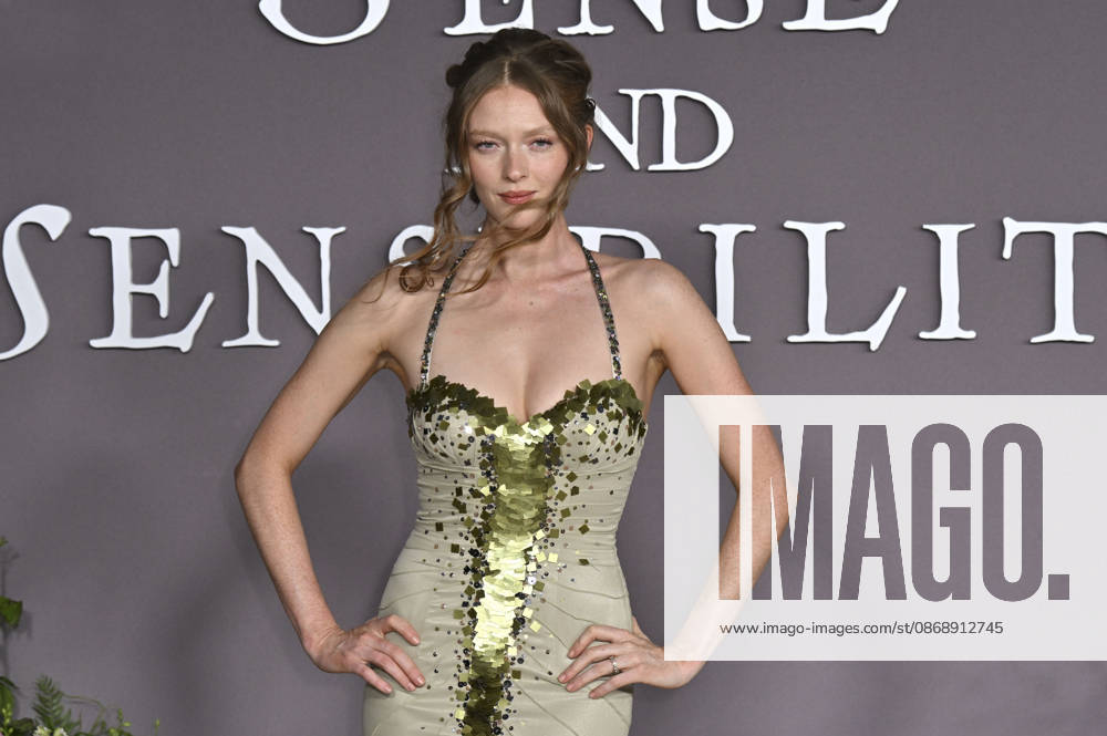 Larsen Thompson at the premiere of the movie *Sense and Sensibility* at the United Theater in Los Angeles, October 7, 2026 Foto:xD.xStarbuckx xFuturexImagex sensuality_6079
