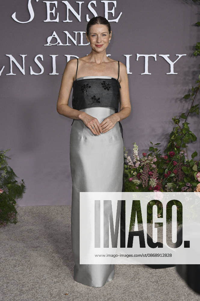 Caitriona Balfe at the premiere of the movie *Sense and Sensibility* at the United Theater in Los Angeles, October 7, 2026 Foto:xD.xStarbuckx xFuturexImagex sensuality_6096