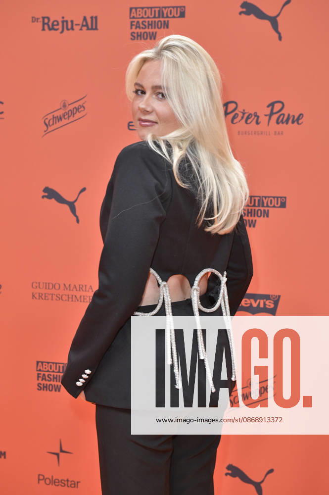 Jo Wünsche at the About You Opera 2026 at the Admiralspalast in Berlin, October 7, 2026 Foto:xM.xBehrensx xFuturexImagex about_you_6015