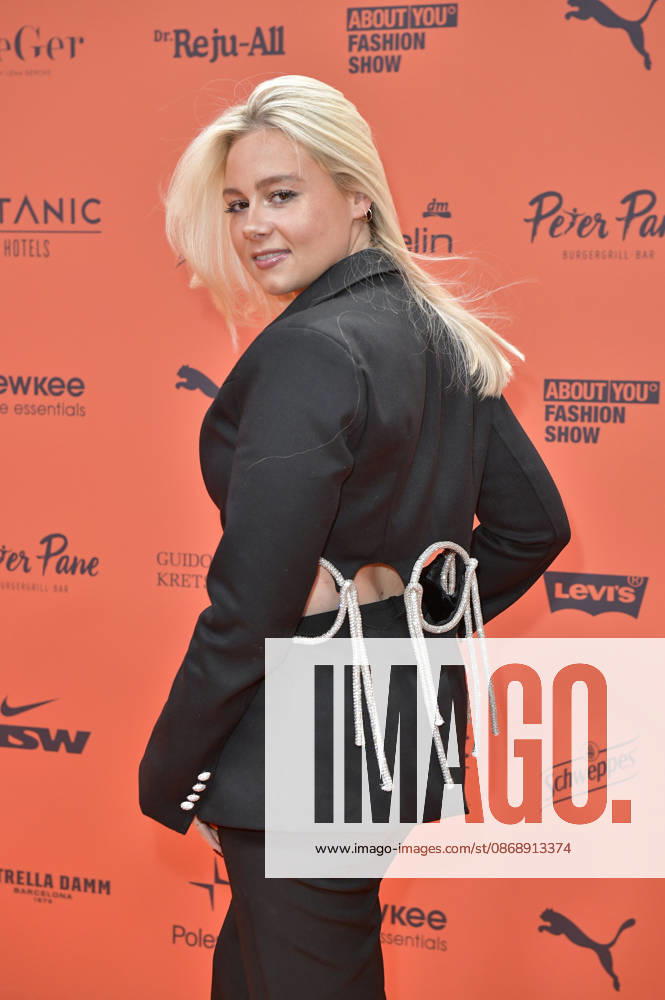 Jo Wünsche at the About You Opera 2026 at the Admiralspalast in Berlin, October 7, 2026 Foto:xM.xBehrensx xFuturexImagex about_you_6016