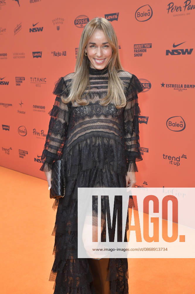 Annemarie Carpendale at the About You Opera 2026 at the Admiralspalast in Berlin, October 7, 2026 Foto:xM.xBehrensx xFuturexImagex about_you_6081
