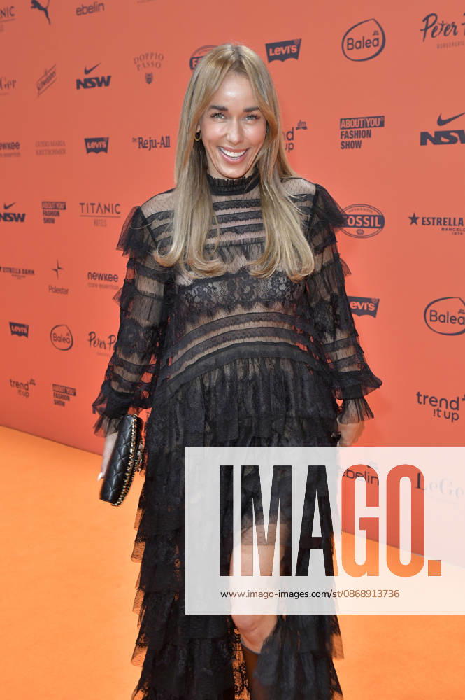 Annemarie Carpendale at the About You Opera 2026 at the Admiralspalast in Berlin, October 7, 2026 Foto:xM.xBehrensx xFuturexImagex about_you_6082