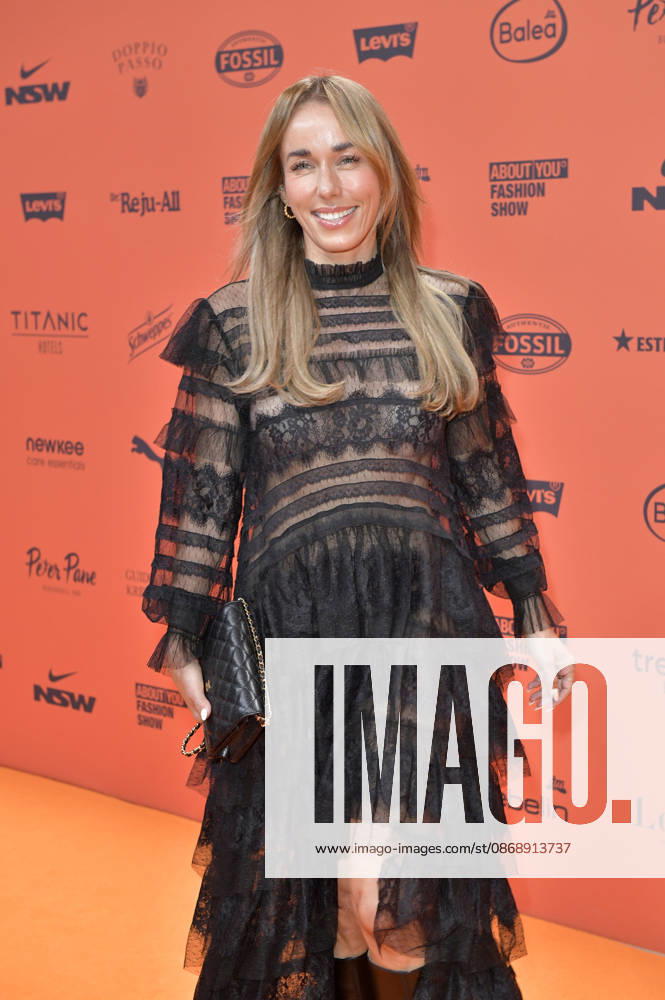 Annemarie Carpendale at the About You Opera 2026 at the Admiralspalast in Berlin, October 7, 2026 Foto:xM.xBehrensx xFuturexImagex about_you_6083