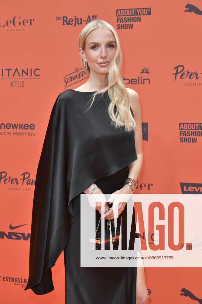 Leonie Hanne at the About You Opera 2026 at the Admiralspalast in Berlin, October 7, 2026 Foto:xM.xBehrensx xFuturexImagex about_you_6093