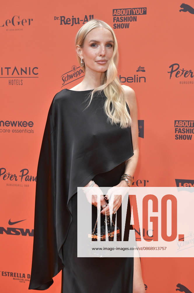 Leonie Hanne at the About You Opera 2026 at the Admiralspalast in Berlin, October 7, 2026 Foto:xM.xBehrensx xFuturexImagex about_you_6094